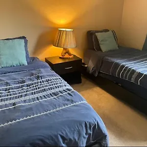 Spacious And Comfy ! Victoria