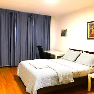  Homestay Big Private Midmontreal Next To Station Metro - Parking Free Canada